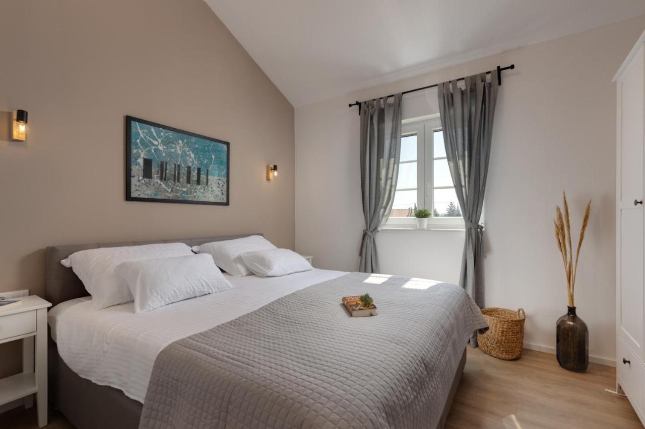 Villa Mediterra Prima Нин Экстерьер фото