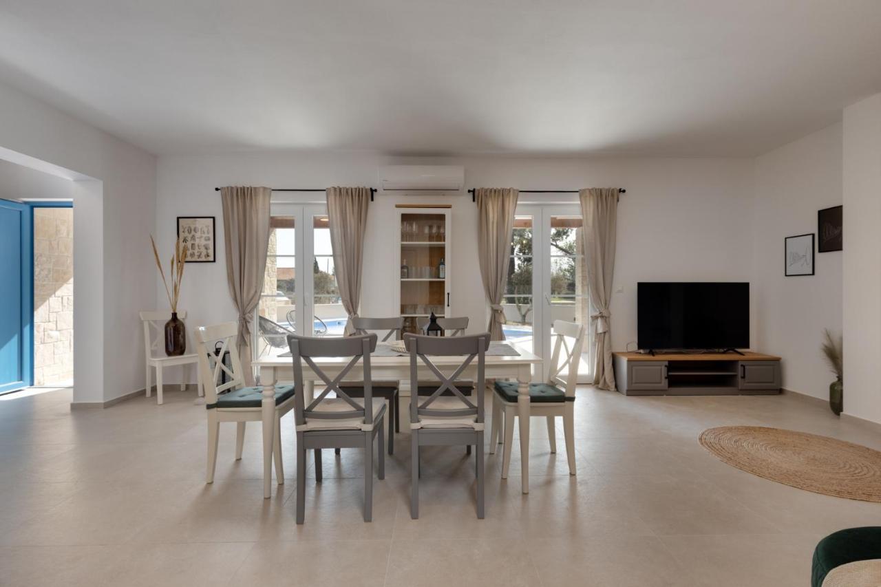 Villa Mediterra Prima Нин Экстерьер фото