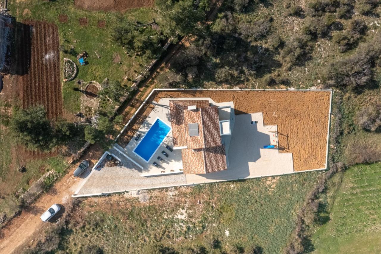 Villa Mediterra Prima Нин Экстерьер фото