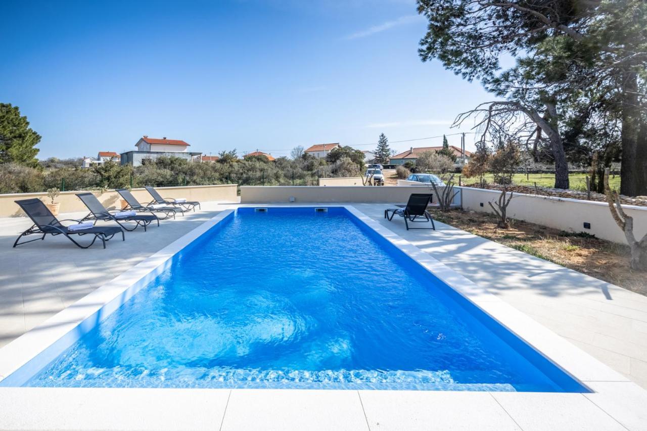 Villa Mediterra Prima Нин Экстерьер фото